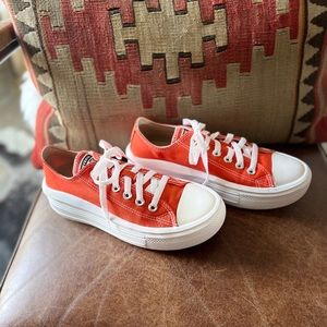 Converse Chuck Taylor All Star Move Platform orange size 7.5. Worn once.